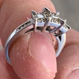 1ct. Cbd. wght. Diam 14kt. Wh gld engmt ring. Sz8.